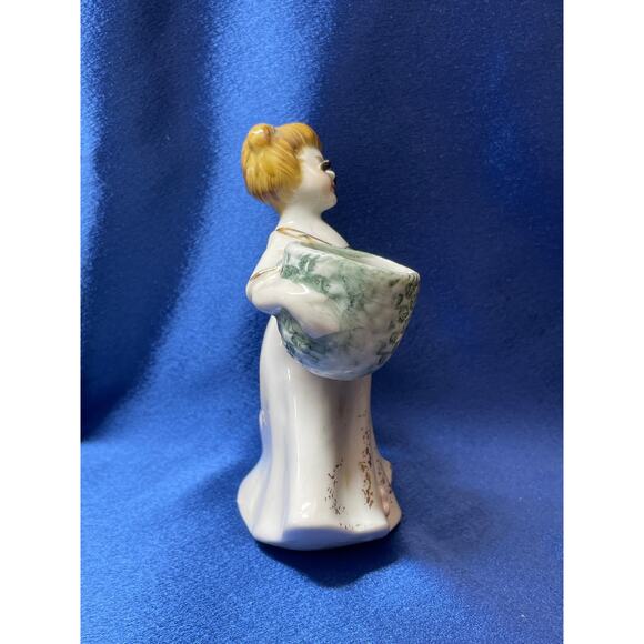 Vintage Enesco Porcelain Lady with Basket and Pink Flower - Picture 4 of 7